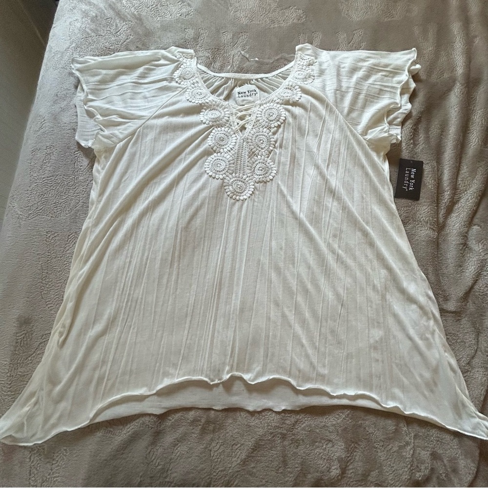 NWT New York Laundry white ruffle raglan embroidery flowy pretty blouse Size 2X - Picture 3 of 10